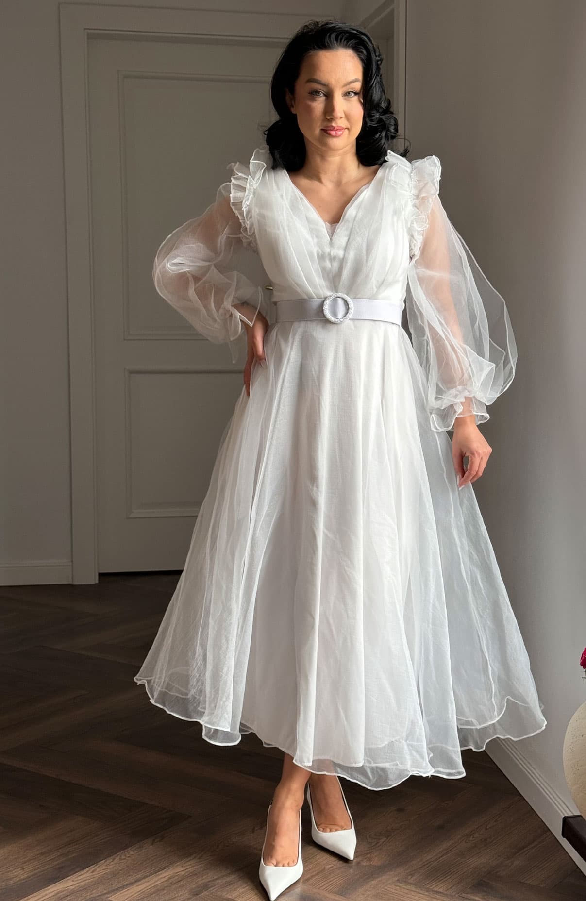 Rochie cununie civila alba din tull cu pietre