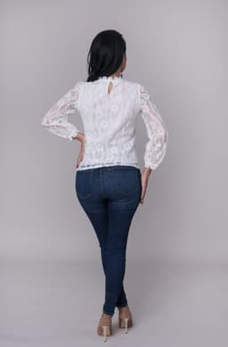 Bluza dama eleganta din dantela alba 5