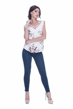 Bluza lejera cu flori 3