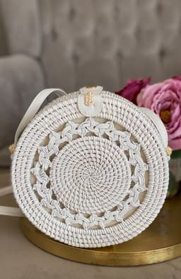 Geanta dama alba din ratan cu model 4