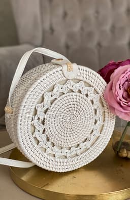 Geanta dama alba din ratan cu model 3