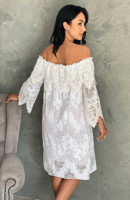 Rochie alba de vara cu umerii goi 4