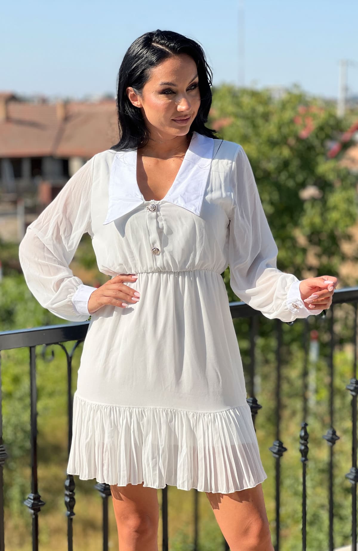 Rochie alba plisata cu guler