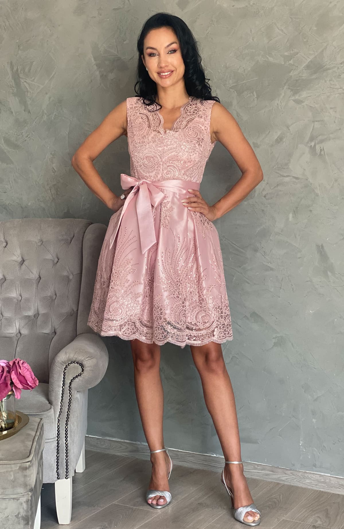 Rochie baby doll din dantela roz