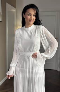 Rochie cununie alba lunga cu pietre aplicate 1