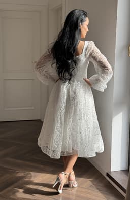 Rochie cununie civila alba midi cu sclipici si paiete 5