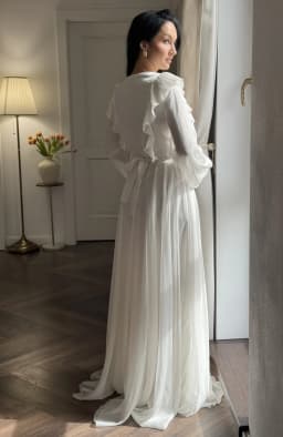 Rochie de cununie alba cu aplicatii pene 5