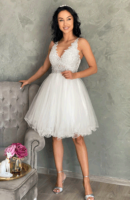 Rochie de cununie alba cu dantela si aplicatii pietre 1