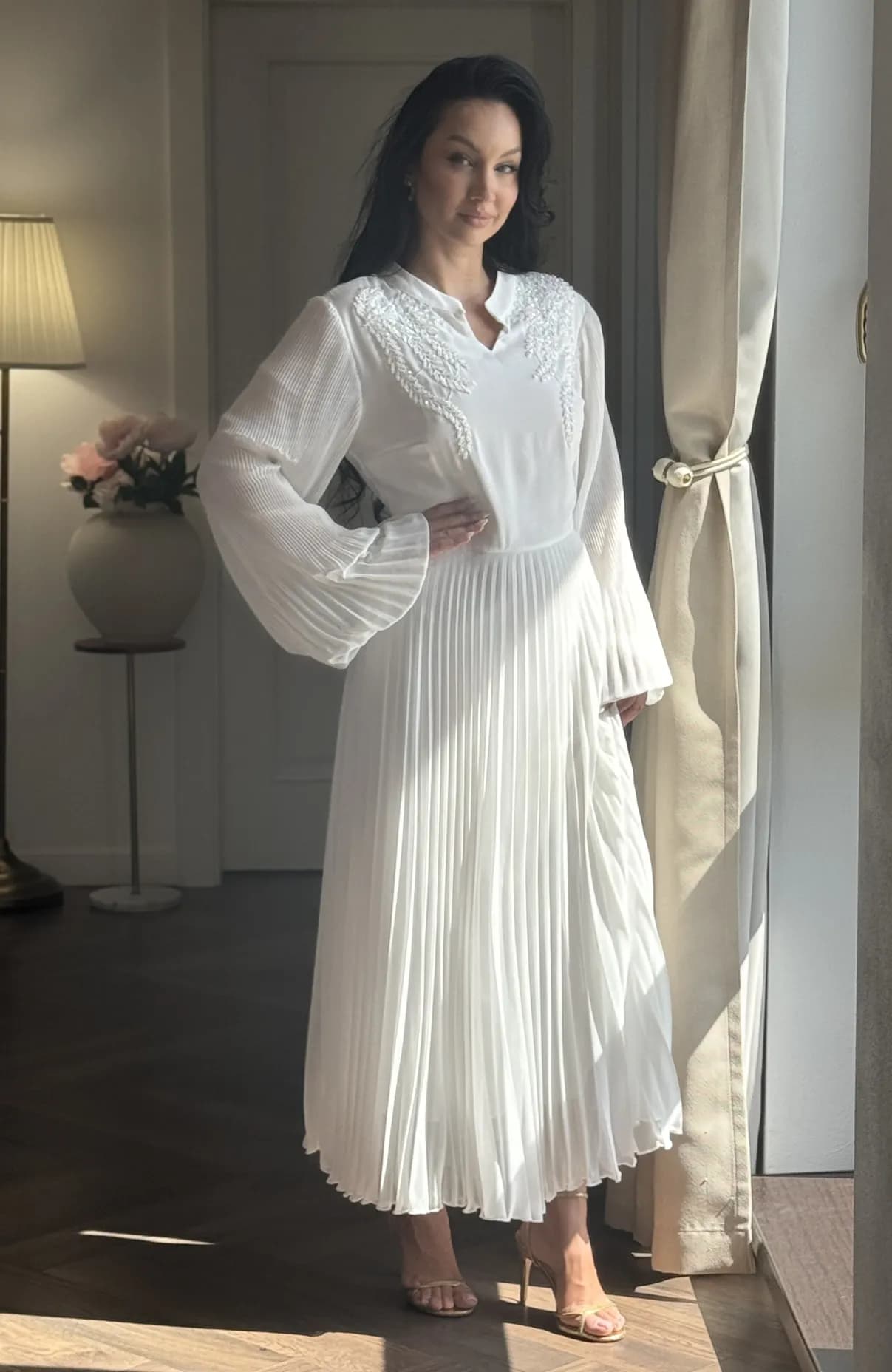 Rochie de cununie alba cu fusta plisata