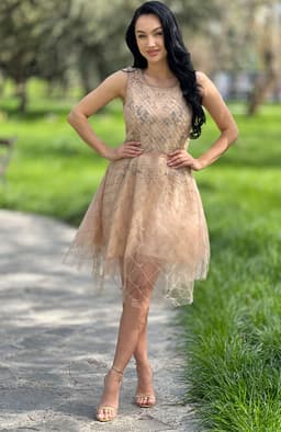 Rochie de ocazie cu aplicatii lucrate manual 5