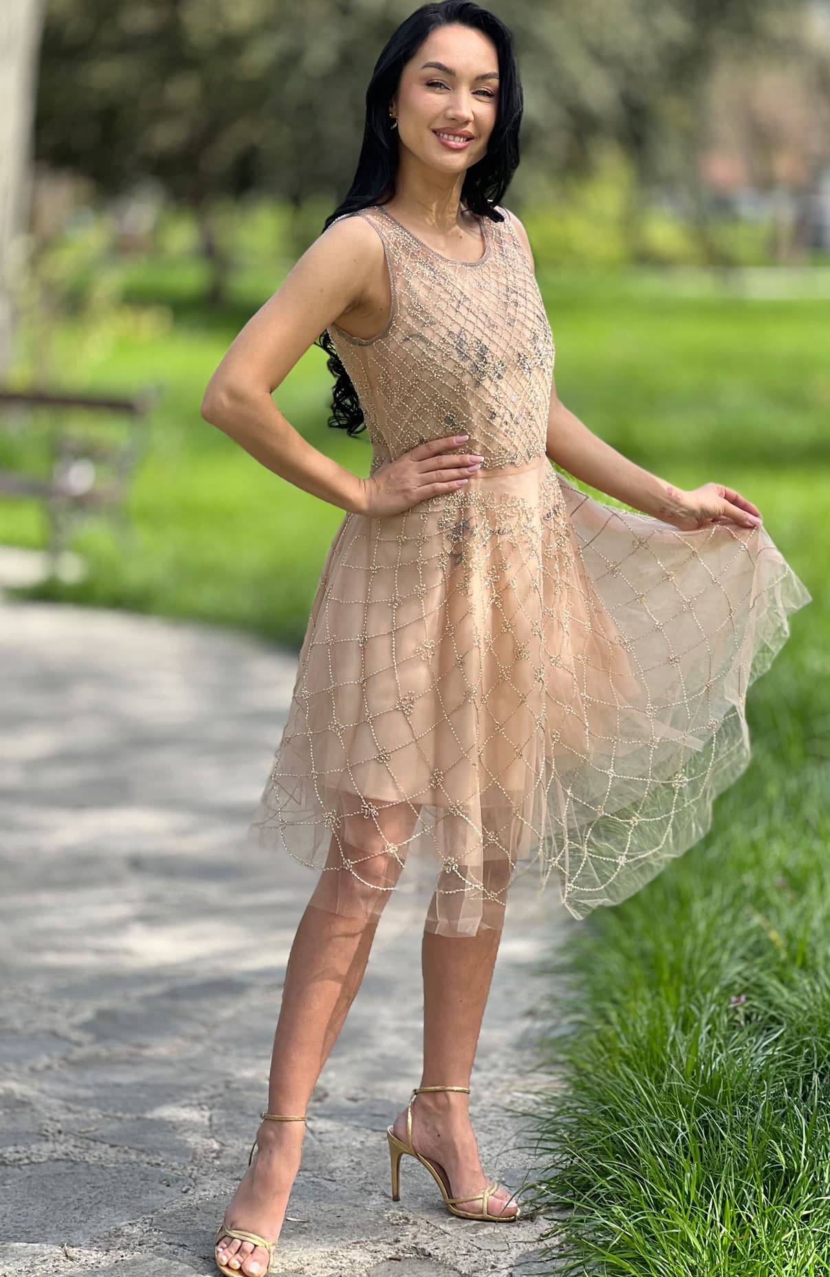 Rochie de ocazie cu aplicatii lucrate manual