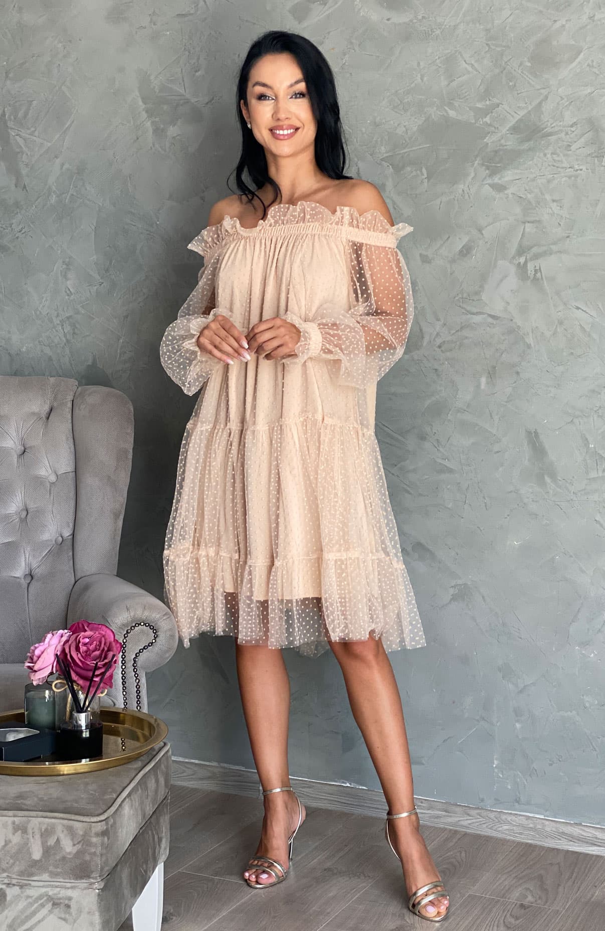 Rochie de ocazie din tull bej