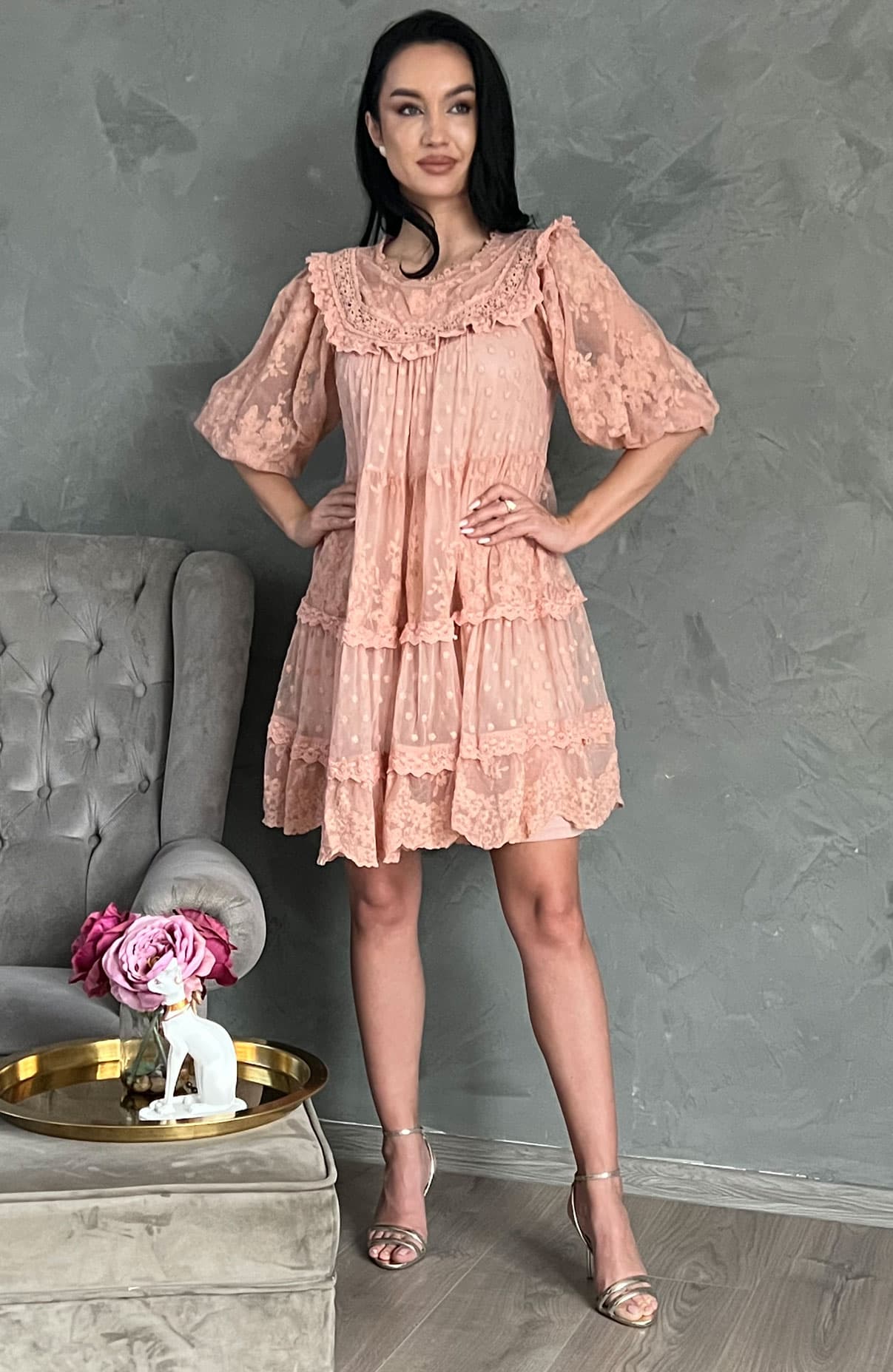 Rochie de ocazie roz cu broderie dantela