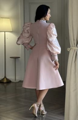 Rochie de ocazie roz midi cu maneci bufante si pietre 5