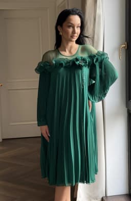 Rochie de ocazie verde plisata cu aplicatii pietre 4
