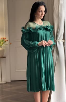 Rochie de ocazie verde plisata cu aplicatii pietre 1