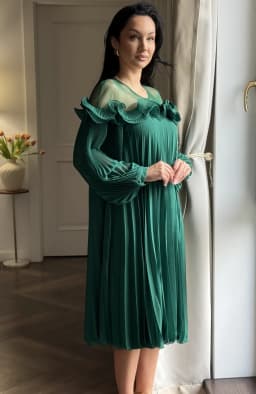 Rochie de ocazie verde plisata cu aplicatii pietre 6