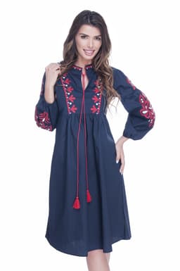 Rochie de zi cu broderie 1