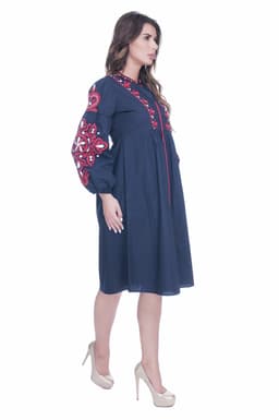 Rochie de zi cu broderie 3