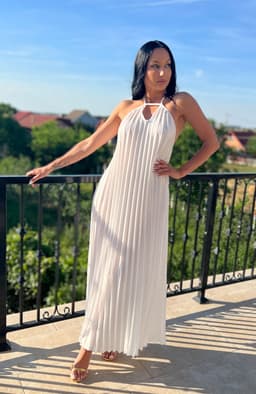 Rochie plisata alba cu spatele gol 9