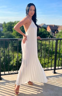 Rochie plisata alba cu spatele gol 3