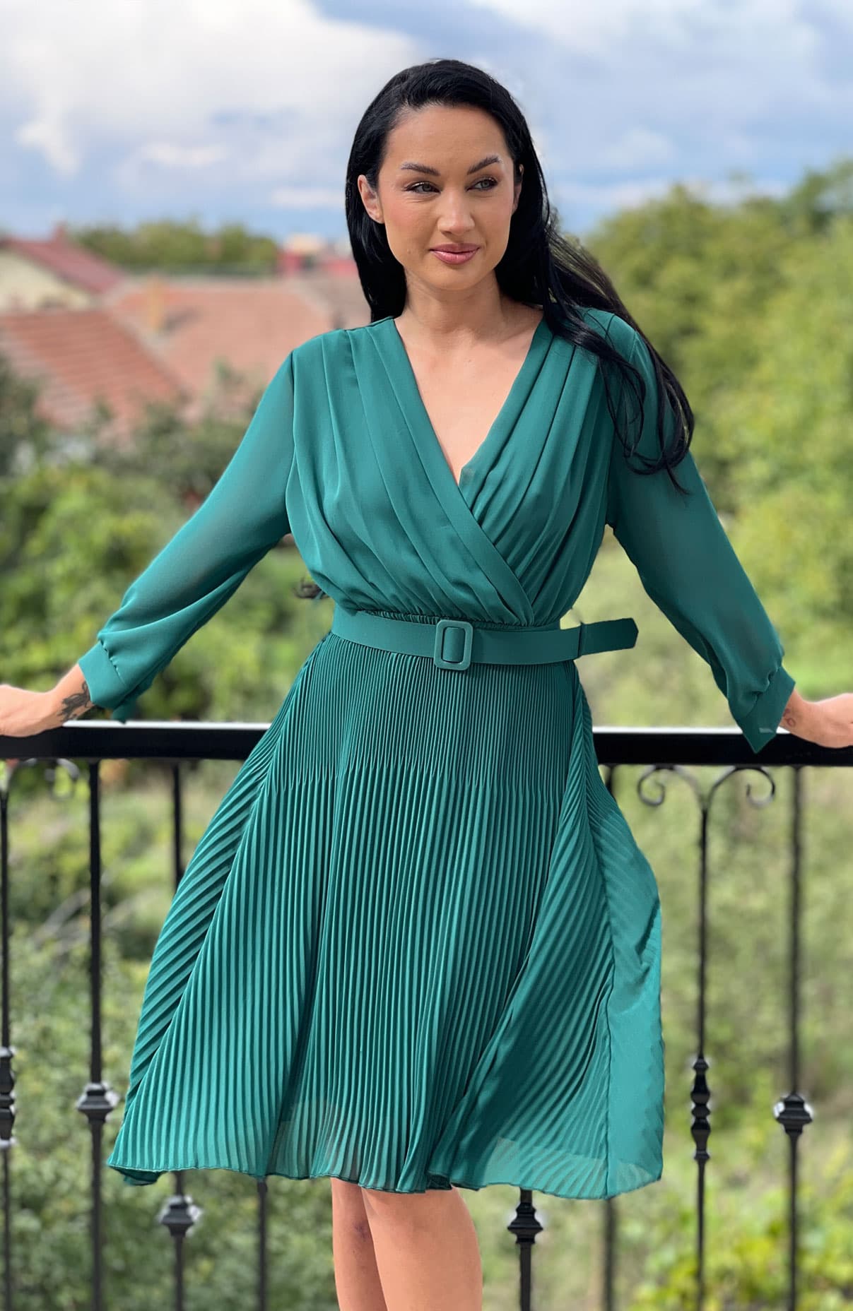 Rochie plisata eleganta cu decolteu
