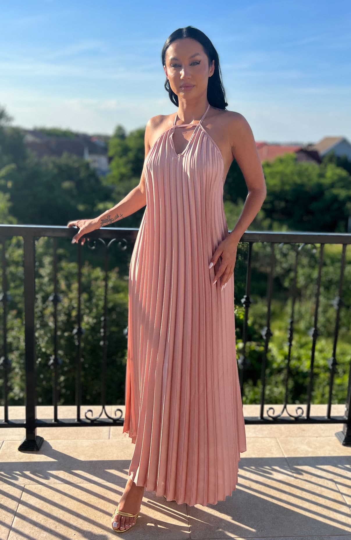 Rochie plisata lunga cu spatele gol