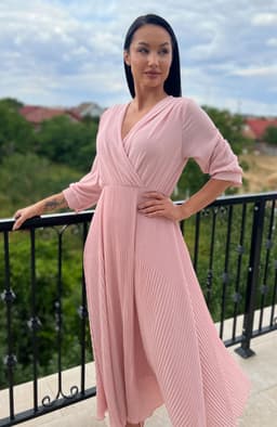 Rochie plisata lunga roz cu maneci 4