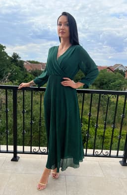 Rochie plisata lunga verde cu maneci 6