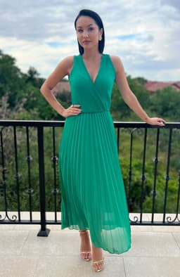 Rochie plisata verde deschis 3