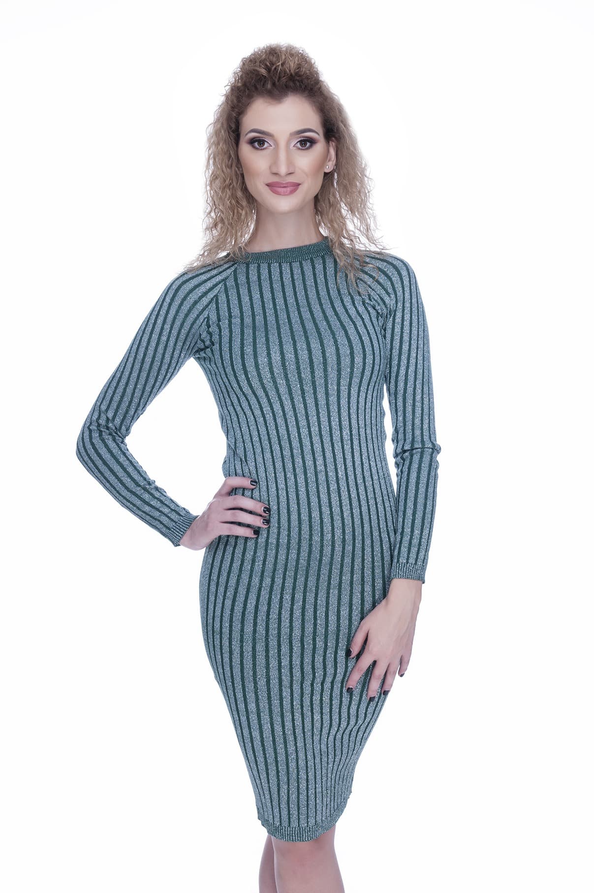 Rochie tricotata verde cu insertii fir argintiu