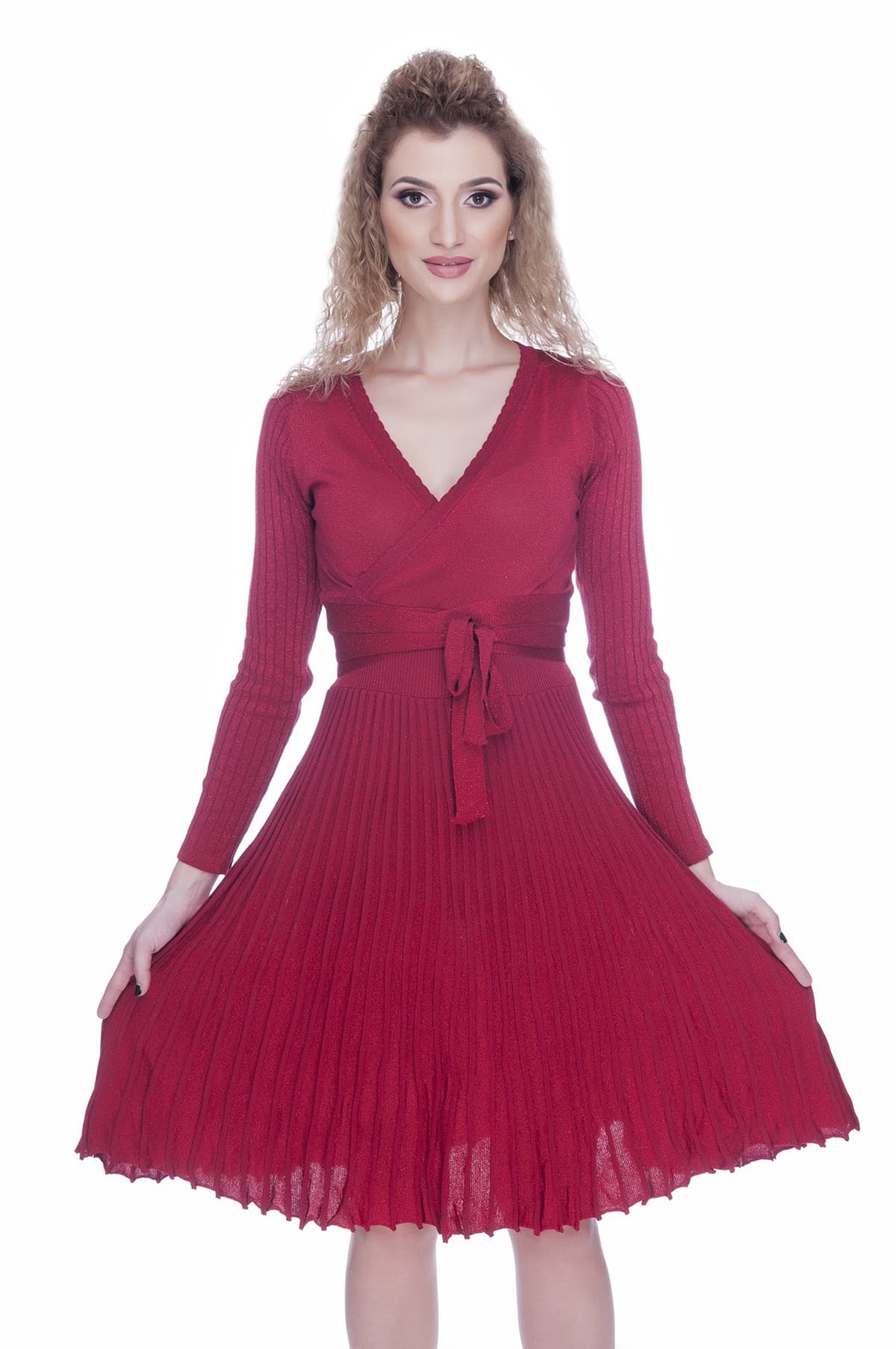 Rochie de iarna eleganta tricotata rosie
