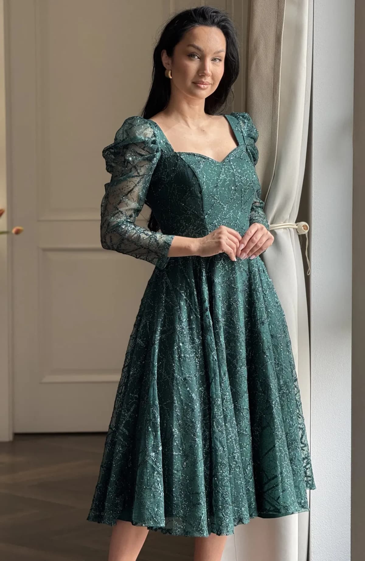 Rochie de ocazie din dantela verde cu sclipici midi